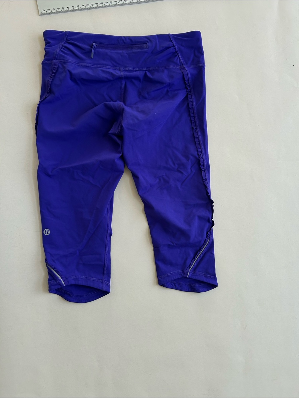 lululemon athletica Capri Leggings in pulple size 6 - Picture 2 of 5